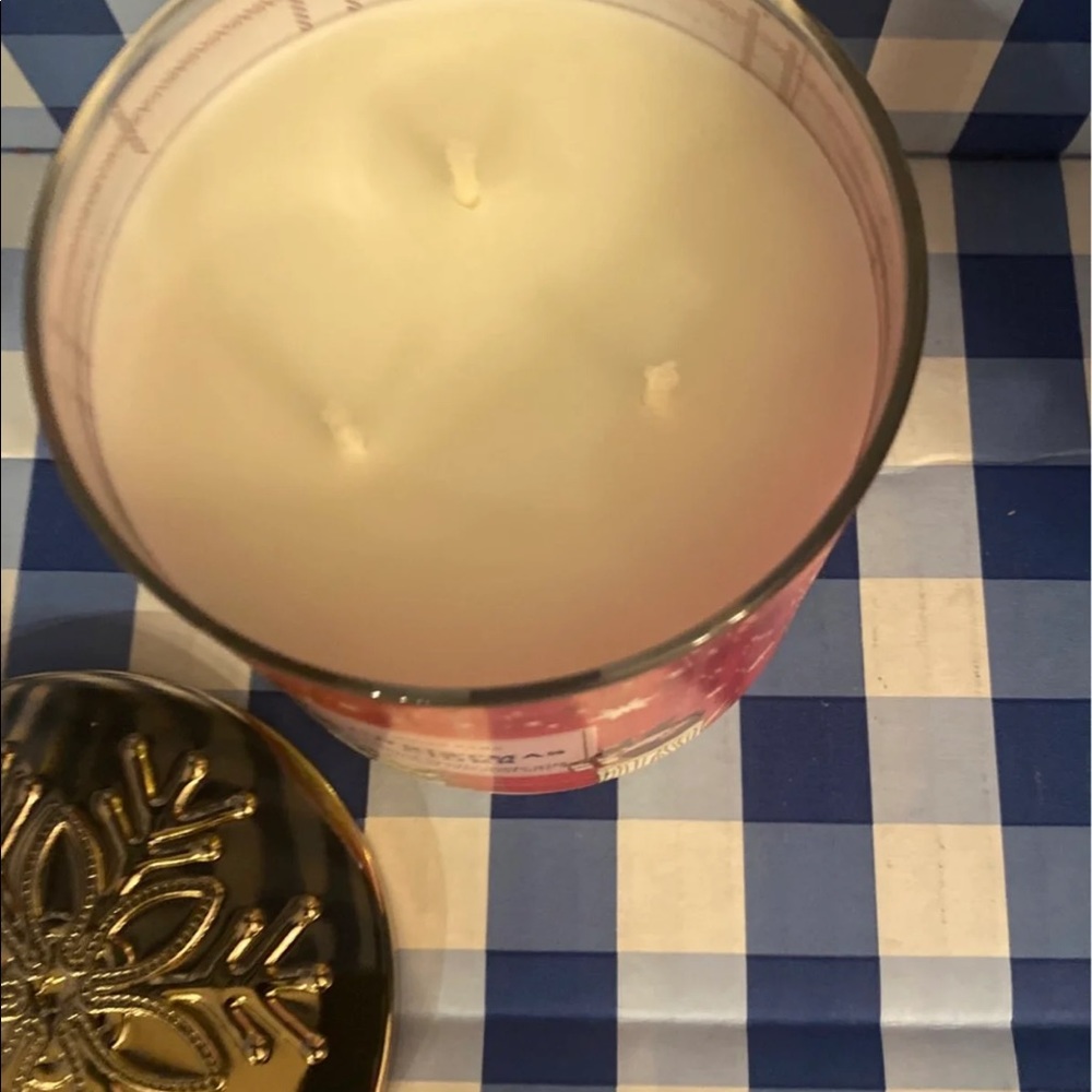 Bath and body works candle- Christmas Cider - Picture 2 of 3